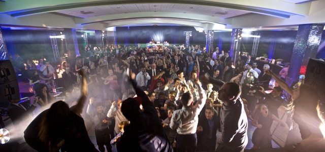 Spécialistes du mariage et Mitzvah au Montréal | Producteurs de mariages et d'événements à Montréal - artistes en direct, DJ's pour mariages, cérémonies de mariage, danseurs, mariages et événements, éclairage pour votre mariage et moments spéciaux. Spécialistes du mariage et Mitzvah au Montréal | Producteurs de mariages et d'événements à Montréal - artistes en direct, DJ's pour mariages, cérémonies de mariage, danseurs, mariages et événements, éclairage pour votre mariage et moments spéciaux.